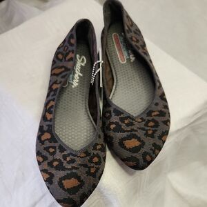 NWT Skechers Animal Print Flats